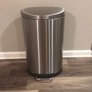 40L Semi Round Wire Pedal Trash Can